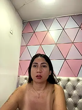 Snapshot of juliana_diaz chatting on 12, 9, 2025 juliana diaz online show from 12, 9, 2025