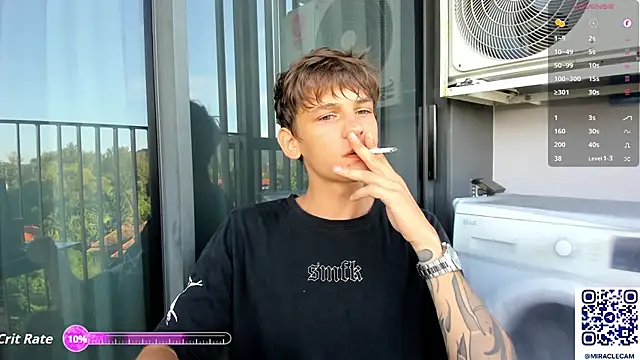 Snapshot of MiracleCam chatting on 13, 10, 2025 MiracleCam online show from 13, 10, 2025