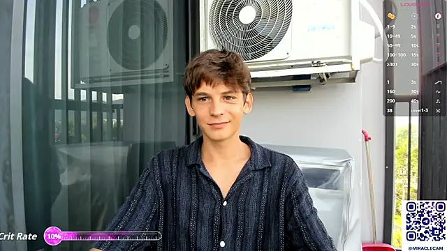 Snapshot of MiracleCam chatting on 17, 10, 2025 MiracleCam online show from 17, 10, 2025