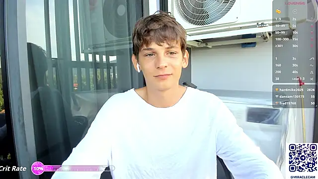 Snapshot of MiracleCam chatting on 16, 10, 2025 MiracleCam online show from 16, 10, 2025