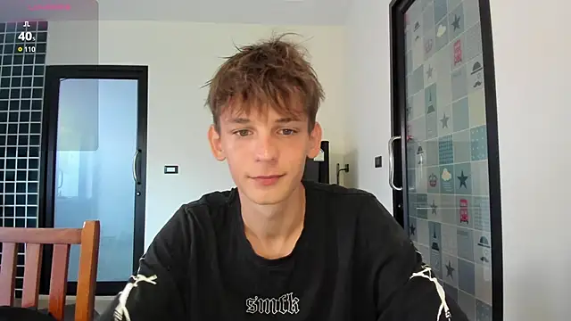 Snapshot of MiracleCam chatting on 21, 12, 2025 MiracleCam online show from 21, 12, 2025