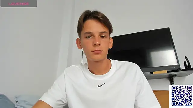 Snapshot of MiracleCam chatting on 7, 2, 2026 MiracleCam online show from 7, 2, 2026