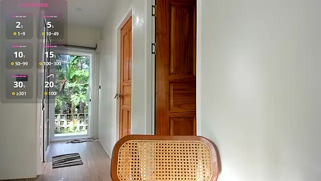 Snapshot of MiracleCam chatting on 19, 11, 2025 MiracleCam online show from 19, 11, 2025