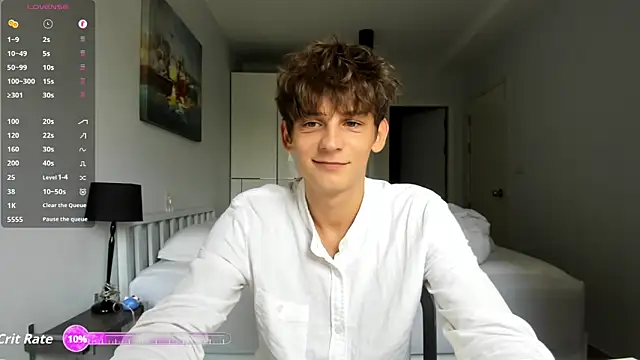 Snapshot of MiracleCam chatting on 4, 11, 2025 MiracleCam online show from 4, 11, 2025