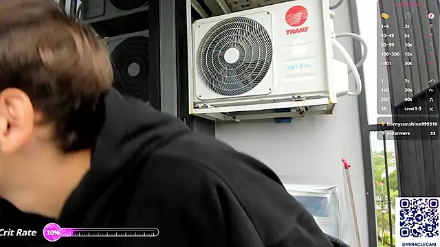 Snapshot of MiracleCam chatting on 10, 10, 2025 MiracleCam online show from 10, 10, 2025