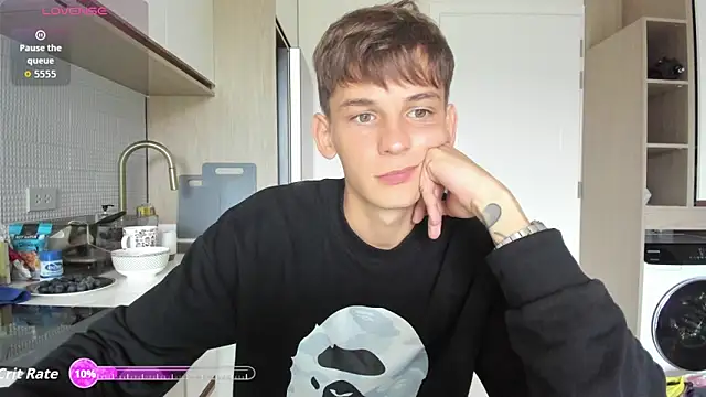 Snapshot of MiracleCam chatting on 21, 11, 2025 MiracleCam online show from 21, 11, 2025