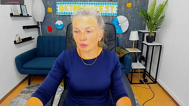 Abby Moore  online show from 10, 9, 2025