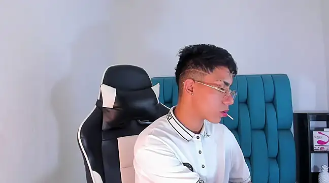 AlanNaughty online show from 2, 2, 2025