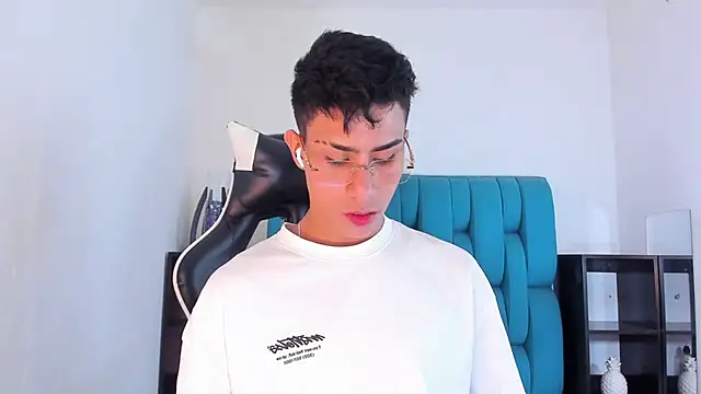 AlanNaughty online show from 18, 2, 2025