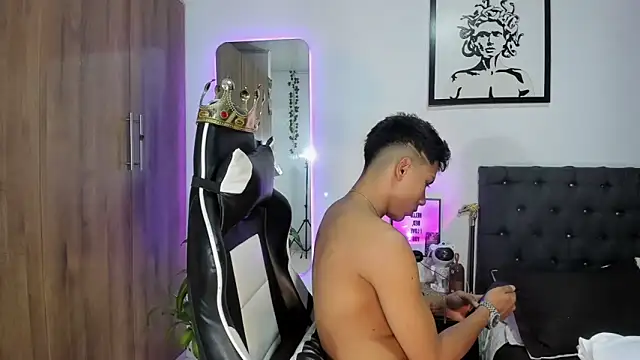 AlanNaughty online show from 4, 2, 2026