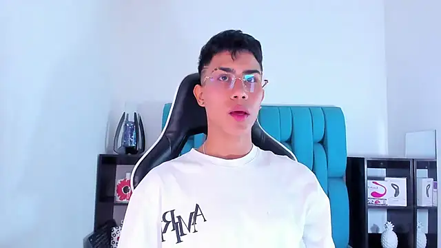 AlanNaughty online show from 7, 2, 2025