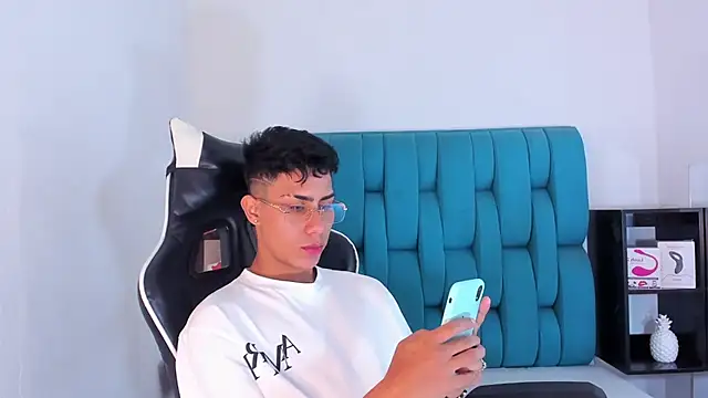 AlanNaughty online show from 9, 2, 2025