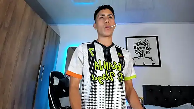 AlanNaughty online show from 14, 4, 2026