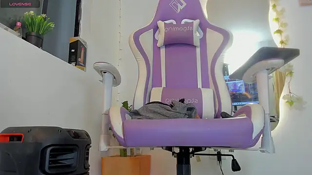 Snapshot of sofia_gold_ chatting on 10, 9, 2025 sofia gold online show from 10, 9, 2025