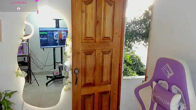 Snapshot of sofia_gold_ chatting on 15, 10, 2025 sofia gold online show from 15, 10, 2025