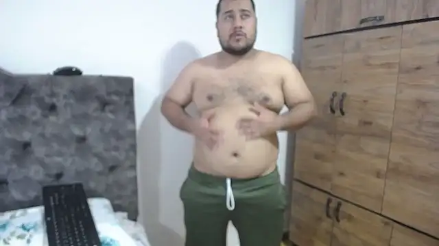 Snapshot of santi_hothot chatting on 12, 9, 2025 santi hothot online show from 12, 9, 2025