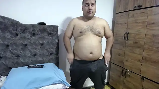 Snapshot of santi_hothot chatting on 12, 11, 2025 santi hothot online show from 12, 11, 2025