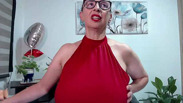 Snapshot of pattymaturex chatting on 12, 9, 2025 pattymaturex online show from 12, 9, 2025