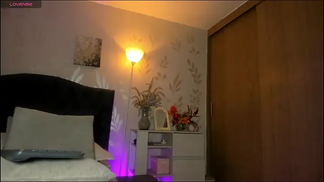 alejandrarosse   online show from 28, 4, 2026