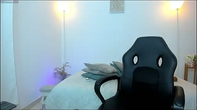 alejandrarosse   online show from 23, 10, 2025