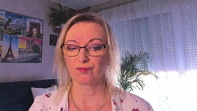 vanessa chat online show from 9, 4, 2026