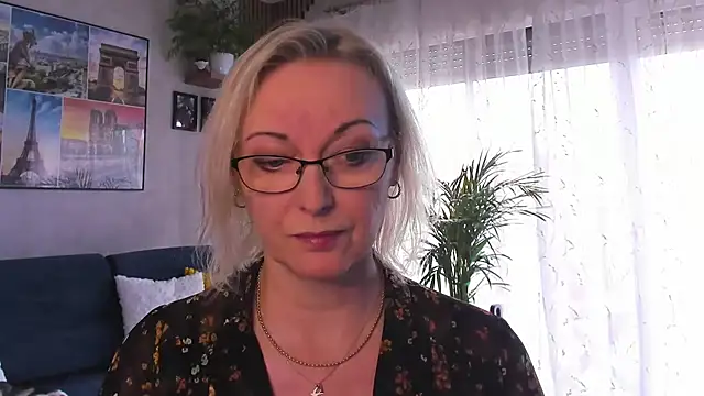 vanessa chat online show from 19, 4, 2026