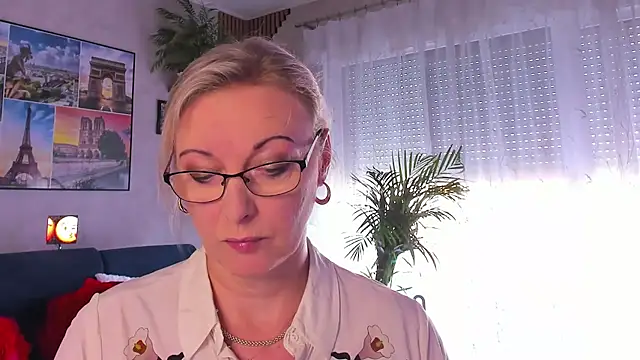 vanessa chat online show from 28, 5, 2026
