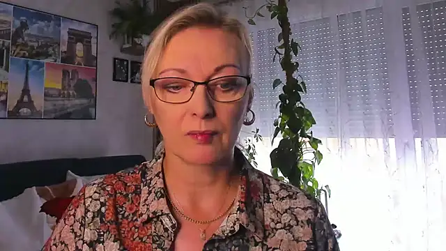 vanessa chat online show from 22, 9, 2025