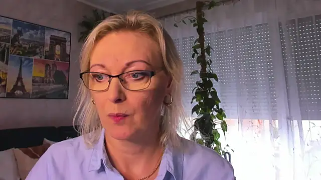 vanessa chat online show from 18, 9, 2025