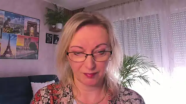 vanessa chat online show from 12, 4, 2026