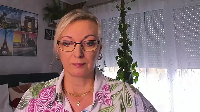 vanessa chat online show from 15, 9, 2025