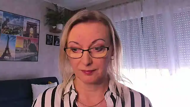 vanessa chat online show from 15, 4, 2026