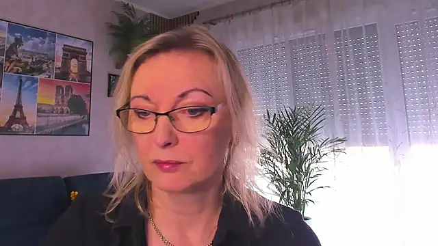 vanessa chat online show from 11, 3, 2026