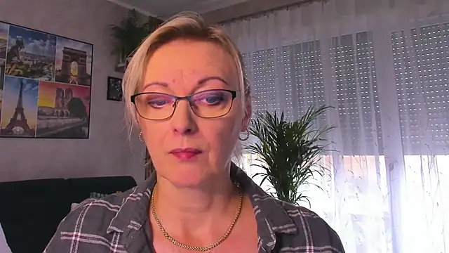 vanessa chat online show from 23, 10, 2025