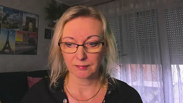 vanessa chat online show from 24, 2, 2026