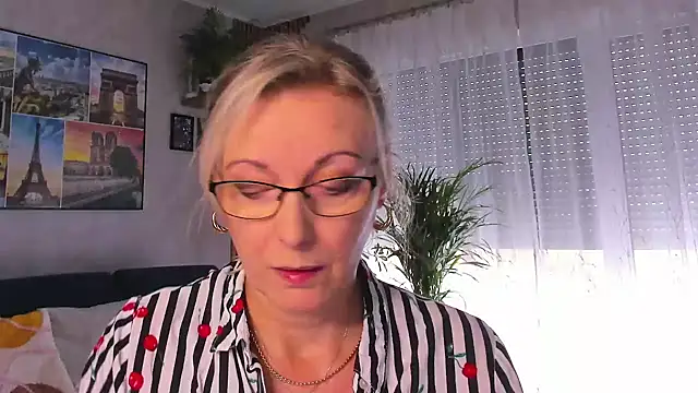 vanessa chat online show from 15, 10, 2025