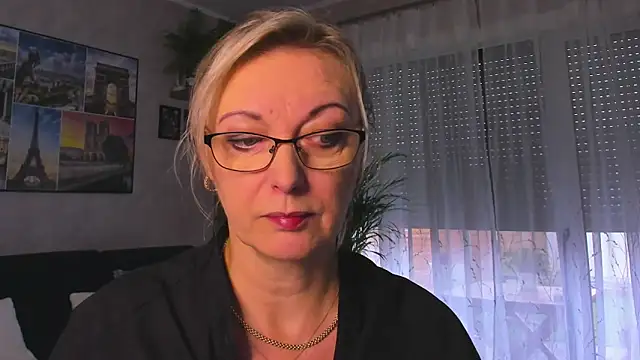 vanessa chat online show from 24, 10, 2025