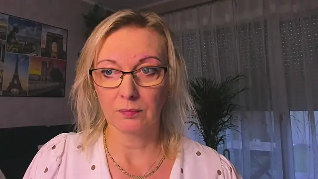 vanessa chat online show from 18, 11, 2025