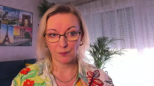 vanessa chat online show from 22, 3, 2026