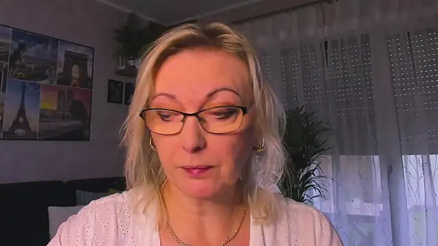 vanessa chat online show from 11, 11, 2025