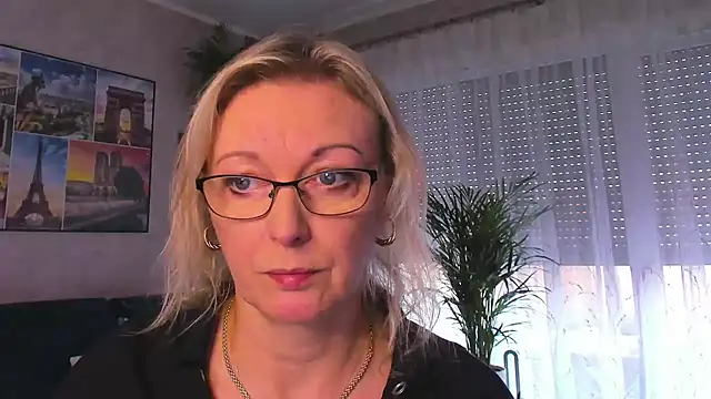 vanessa chat online show from 4, 11, 2025