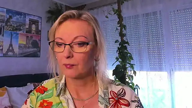 vanessa chat online show from 24, 9, 2025