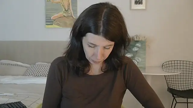 WhiteQueen888 online show from 13, 7, 2026
