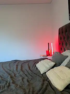 EllaMae online show from 12, 10, 2025