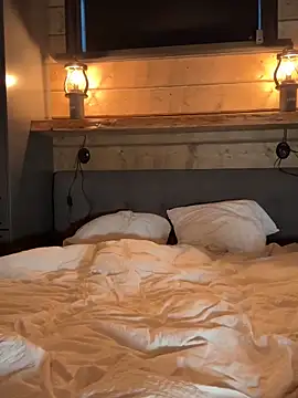 EllaMae online show from 27, 10, 2025