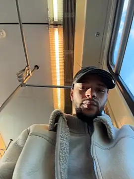 Lionayowe online show from 15, 4, 2026