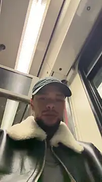 Lionayowe online show from 2, 12, 2025