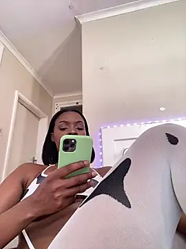 LuciousLips96 online show from 9, 5, 2026