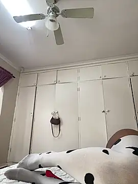 LuciousLips96 online show from 19, 4, 2026