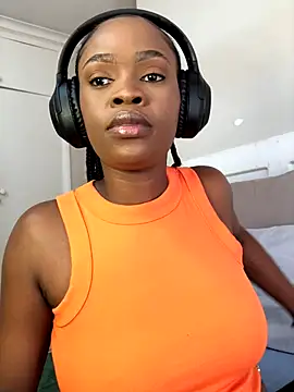 LuciousLips96 online show from 25, 9, 2025